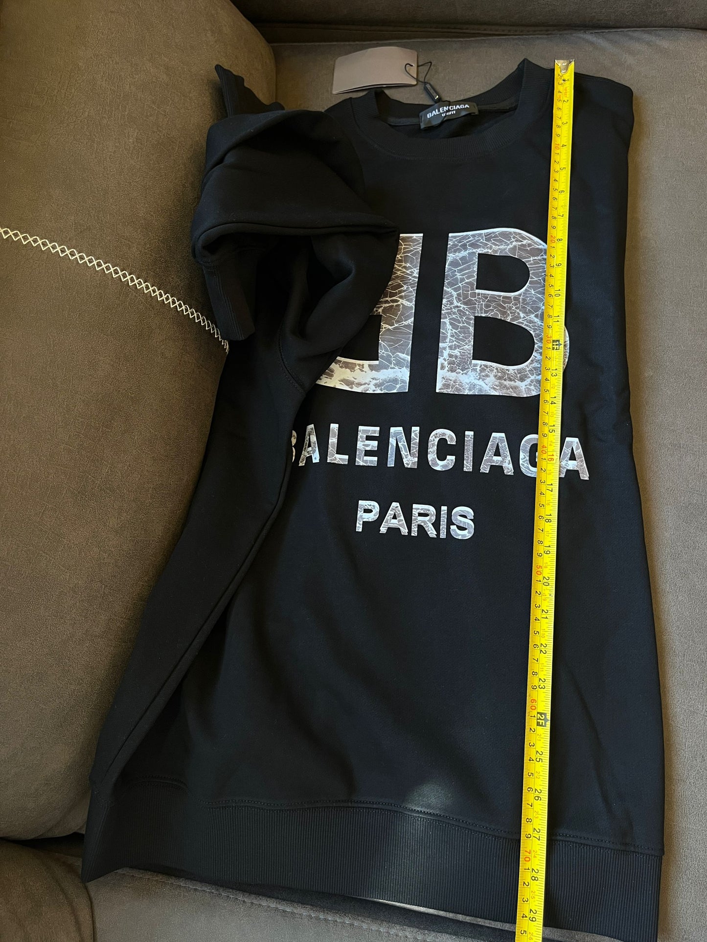 Sweat-shirt à col rond usé et lavé avec logo Lock Balenciaga