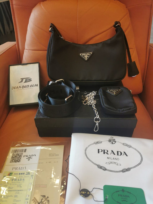 Bolso de hombro Prada de nailon reedición 2005 negro