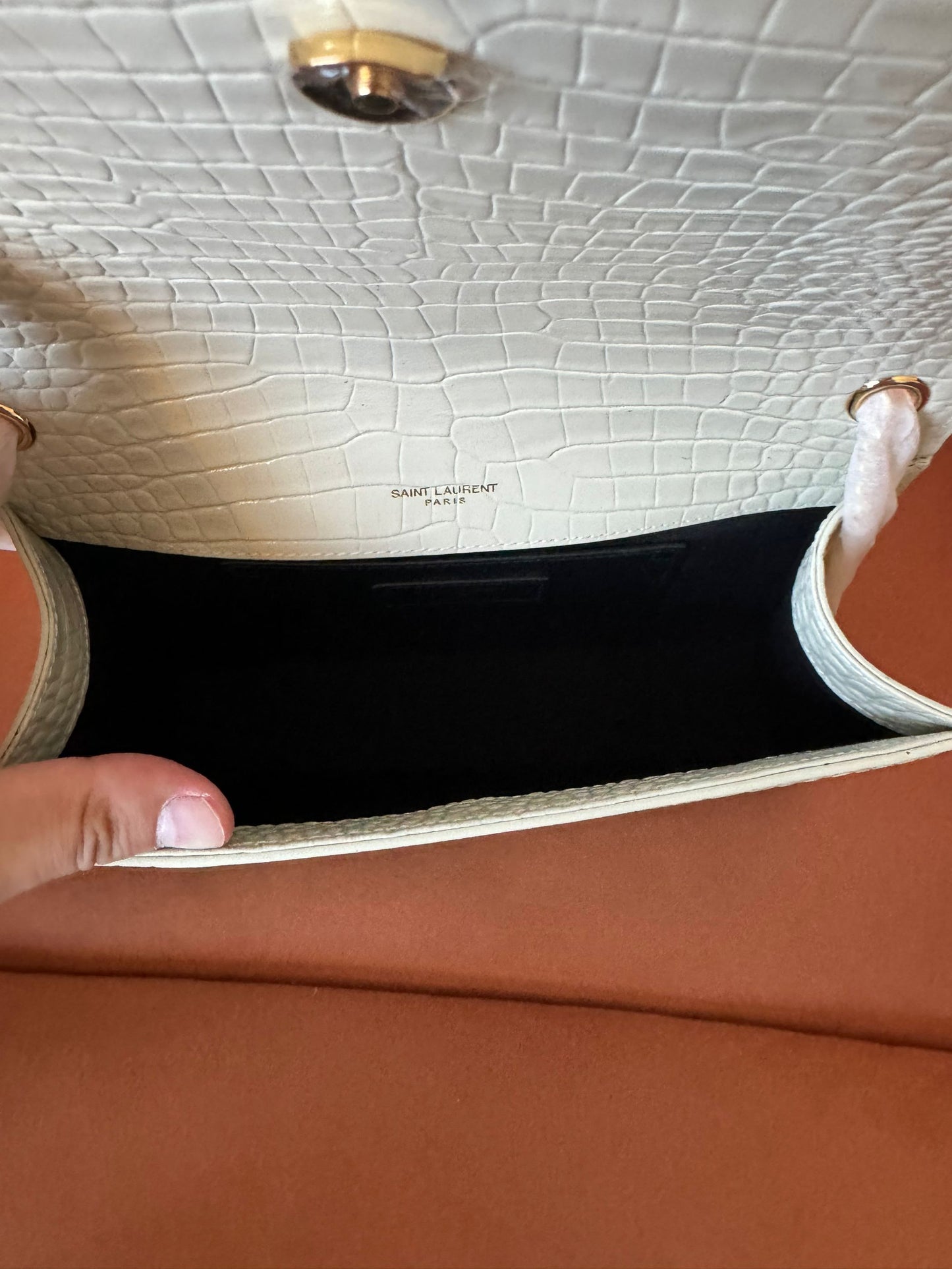 Sac bandoulière moyen à franges YSL Saint Laurent kate en cuir croco blanc