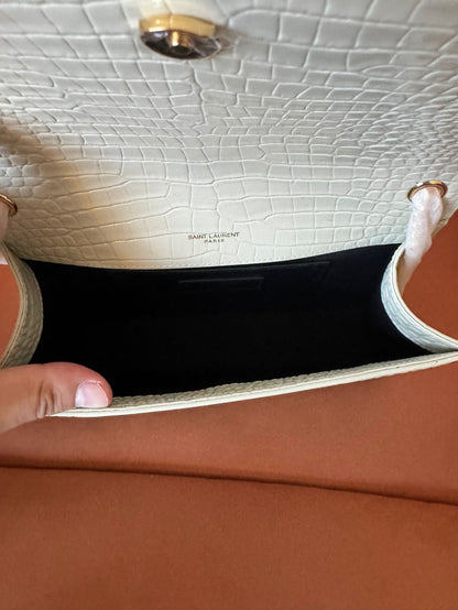 Sac bandoulière moyen à franges YSL Saint Laurent kate en cuir croco blanc