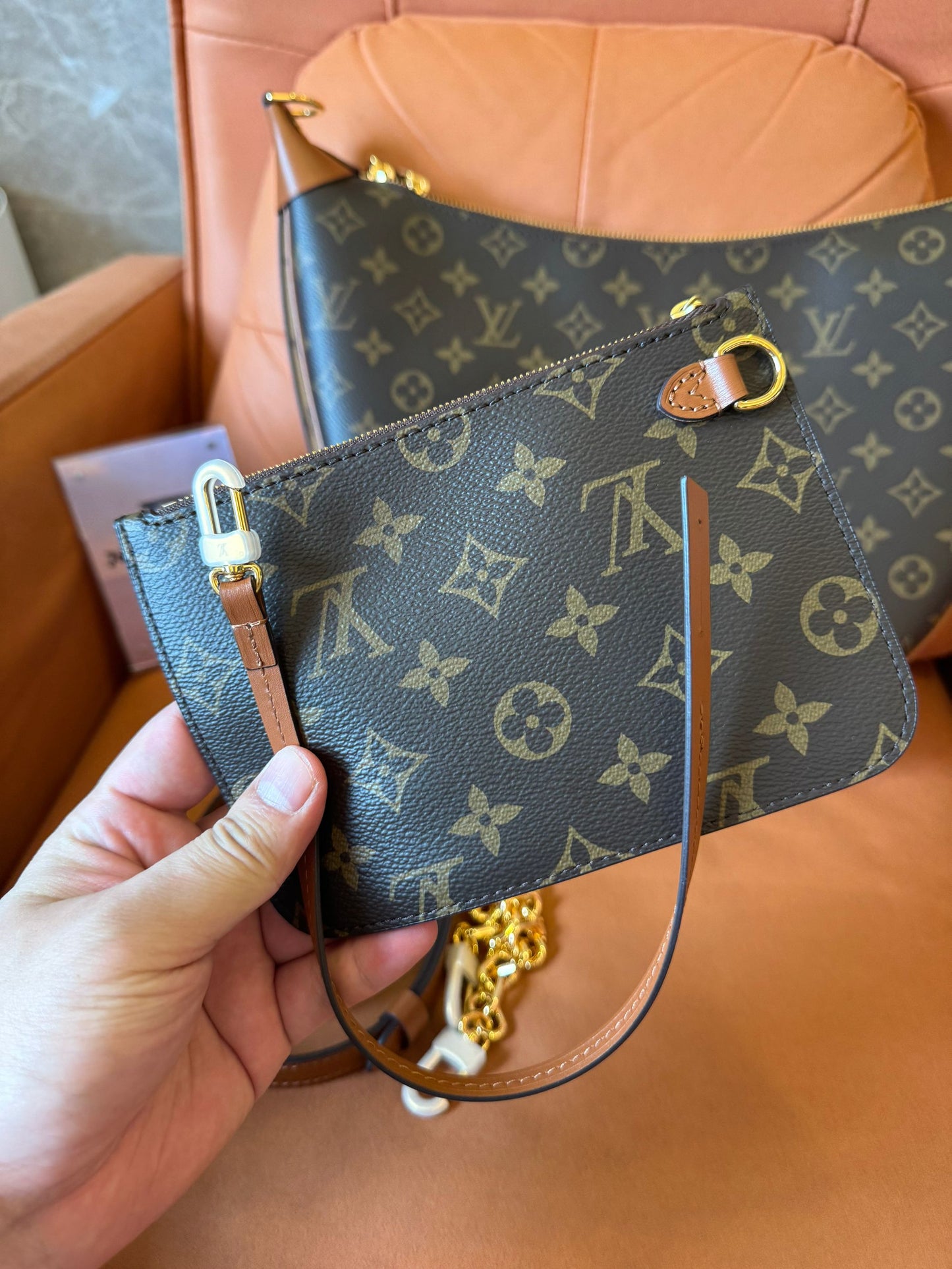 Bolsa hobo com alça Louis Vuitton