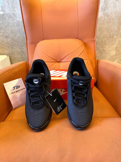 Ténis Nike Air Max DN em malha com acabamentos em borracha