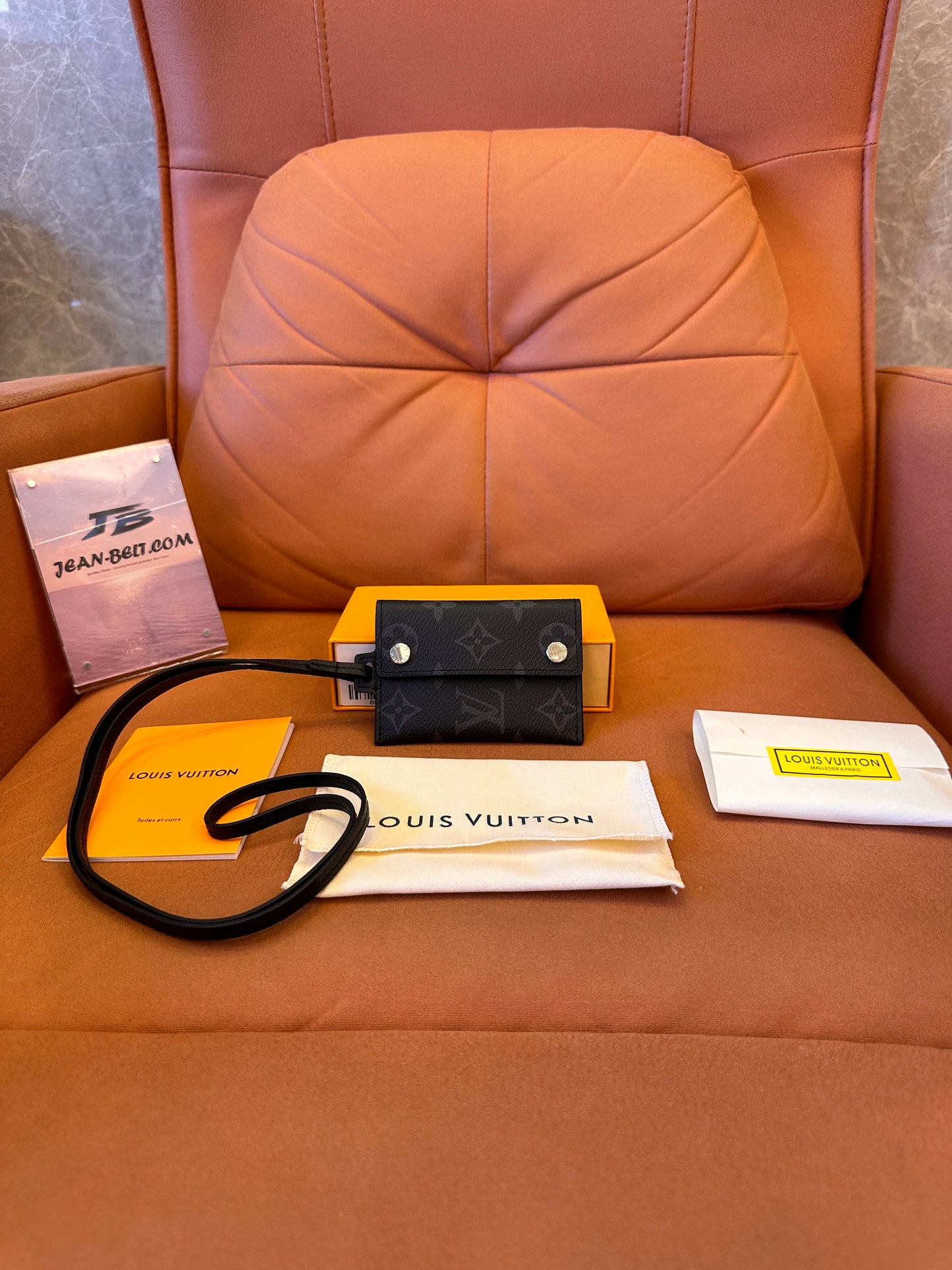 Colar porta-cartões Louis Vuitton, bolsa de identidade m83153