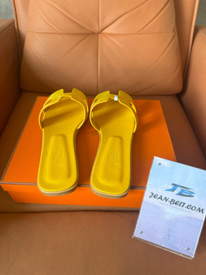 Chinelos Hermès sandália laranja topázio camurça couro amarelo