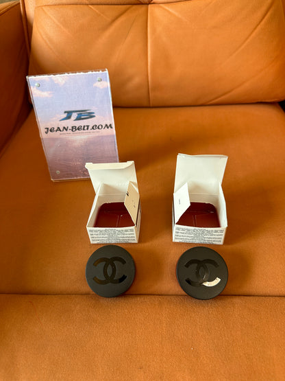 Chanel N°1 de Chanel Lip and Cheek Balm