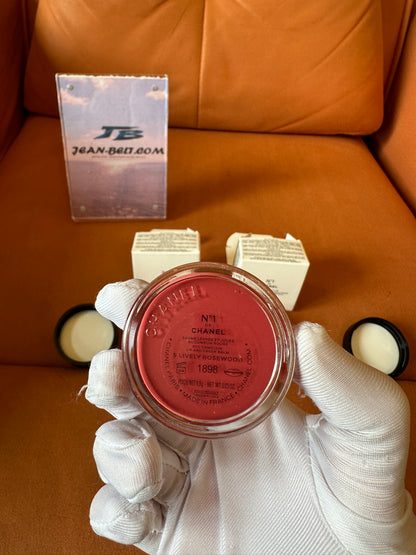 Chanel N°1 de Chanel Lip and Cheek Balm