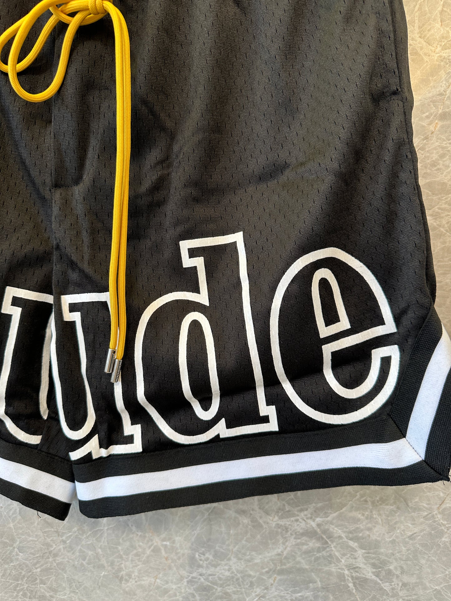 Calções Rhude Logo Mesh – Preto e Vermelho