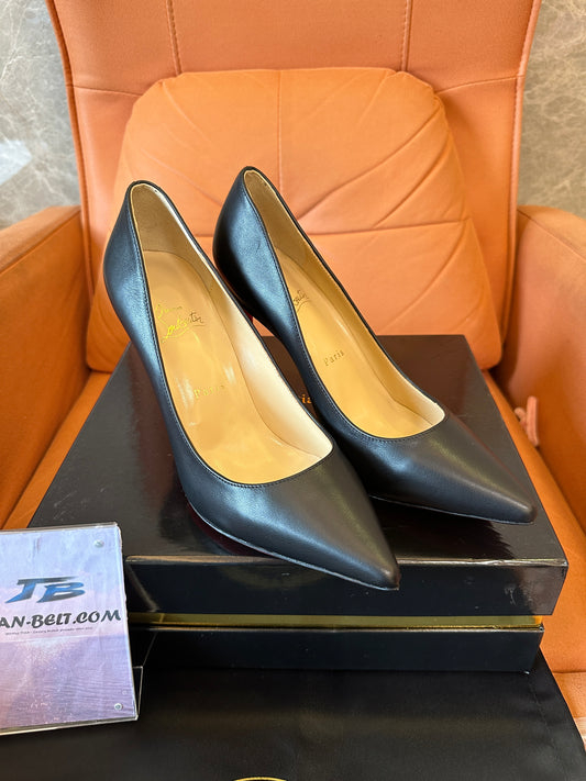 Christian Louboutin So Kate black leather pumps