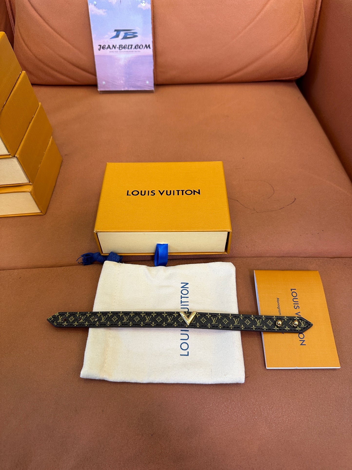 Pulseira fina Louis Vuitton Monogram World Tour em lona castanha