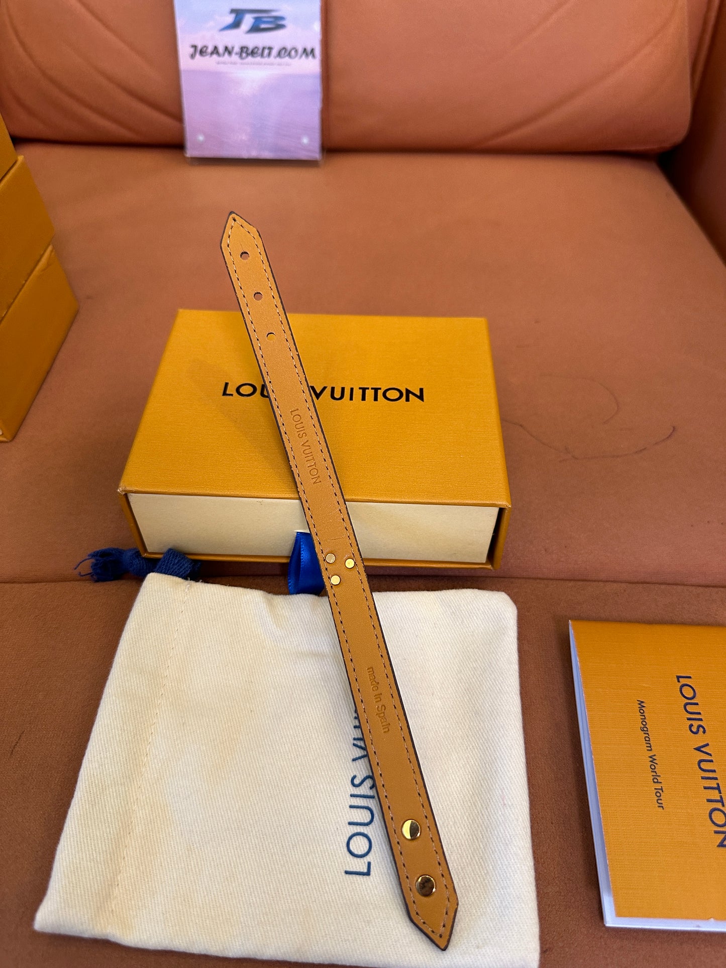 Pulseira fina Louis Vuitton Monogram World Tour em lona castanha
