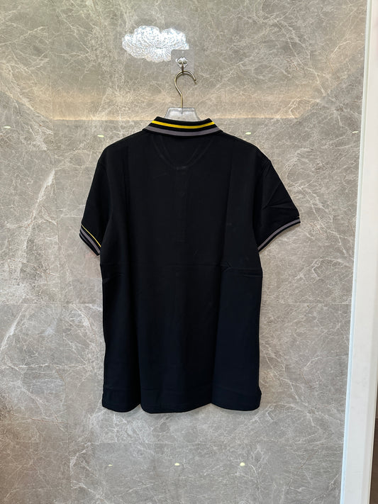 Polo Fendi Roma para Homem em Preto com Gola Amarela Listrada