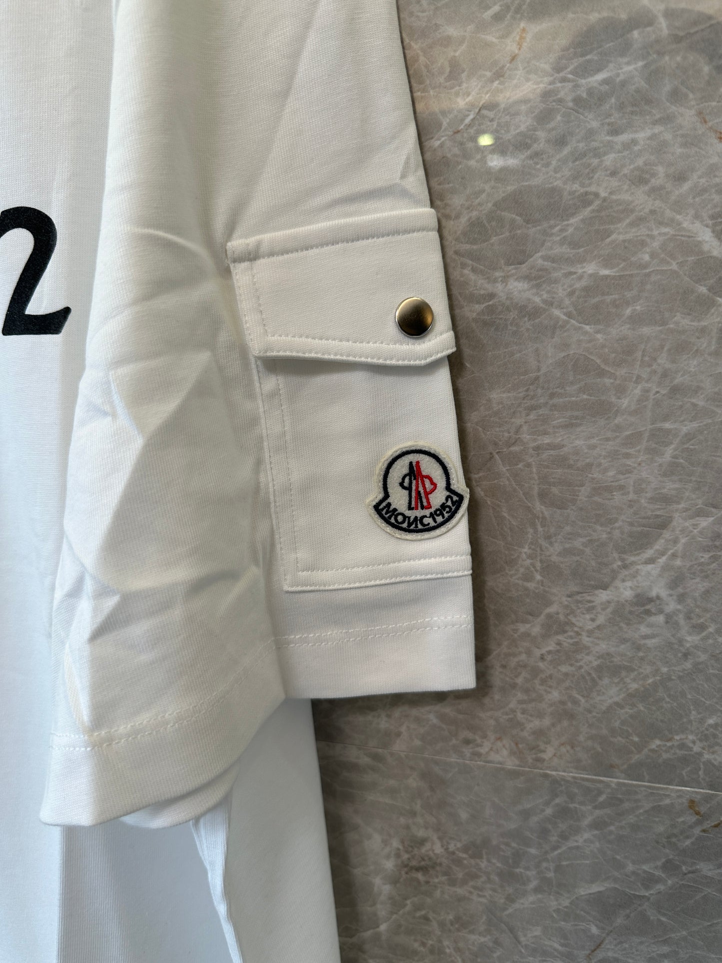 Moncler MON1952 white cotton t-shirt – logo arm patch & minimalist design