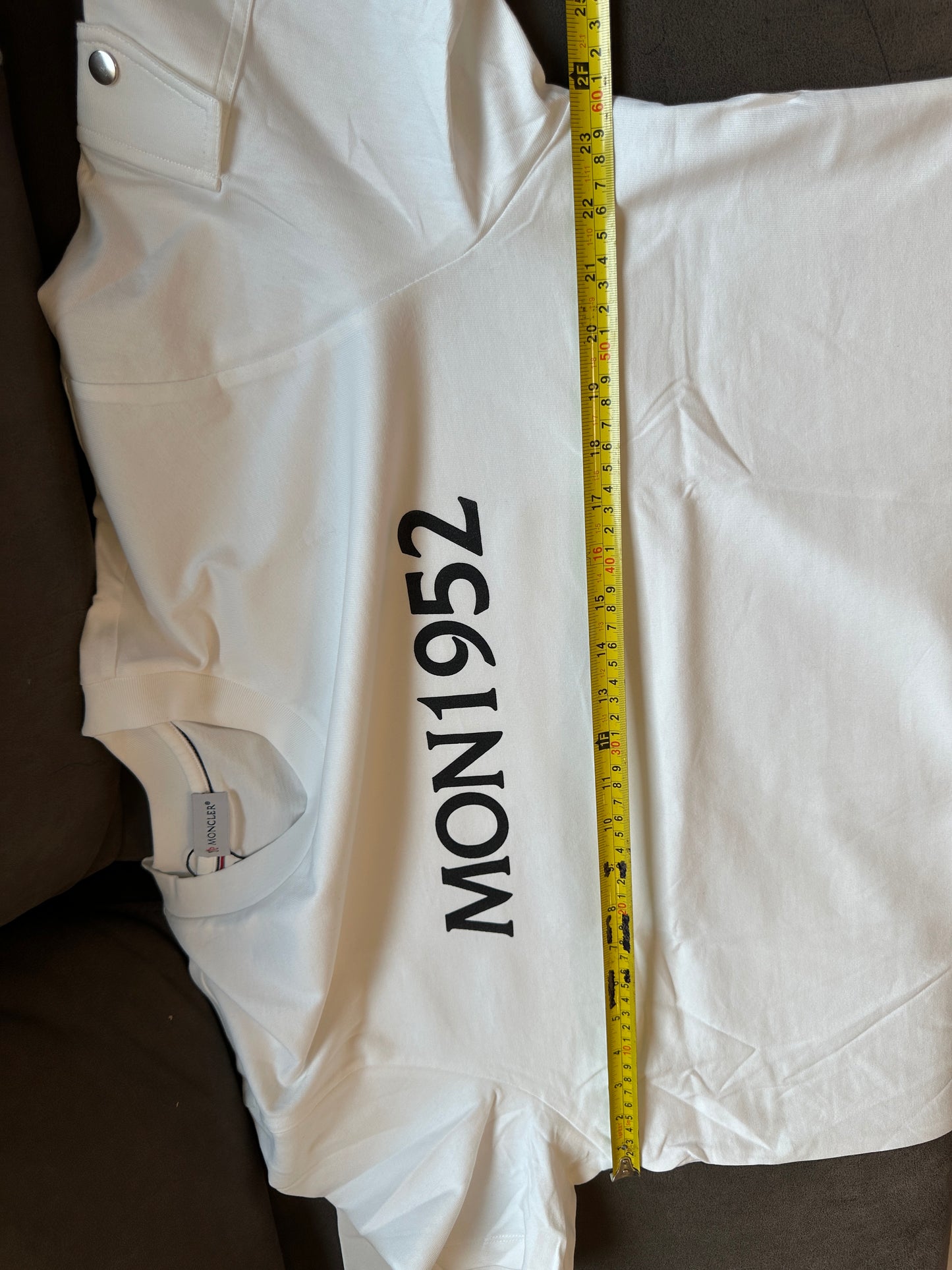 Moncler MON1952 white cotton t-shirt – logo arm patch & minimalist design