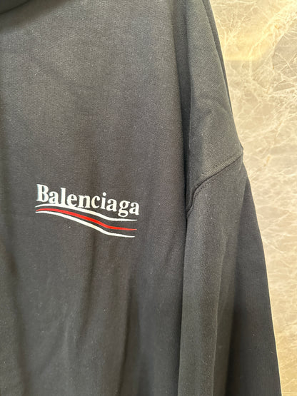 Balenciaga Hoodie Preto com Logótipo Político