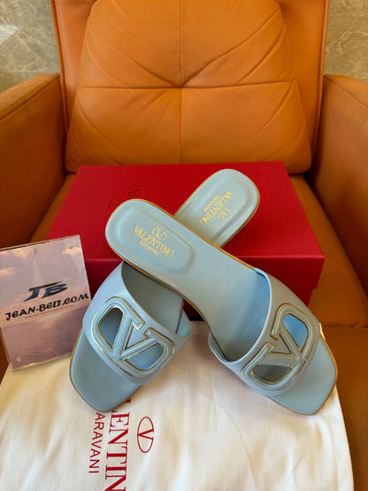 Valentino Garavani VLogo leather slide sandals