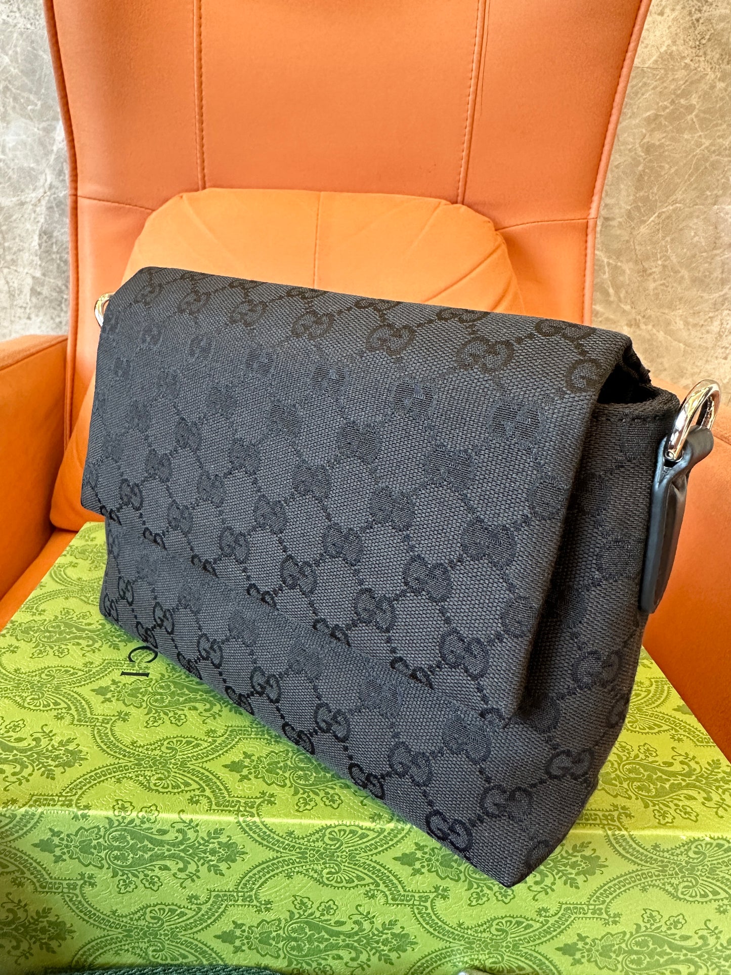 Gucci GG Black Canvas Messenger Bag–702833 Model