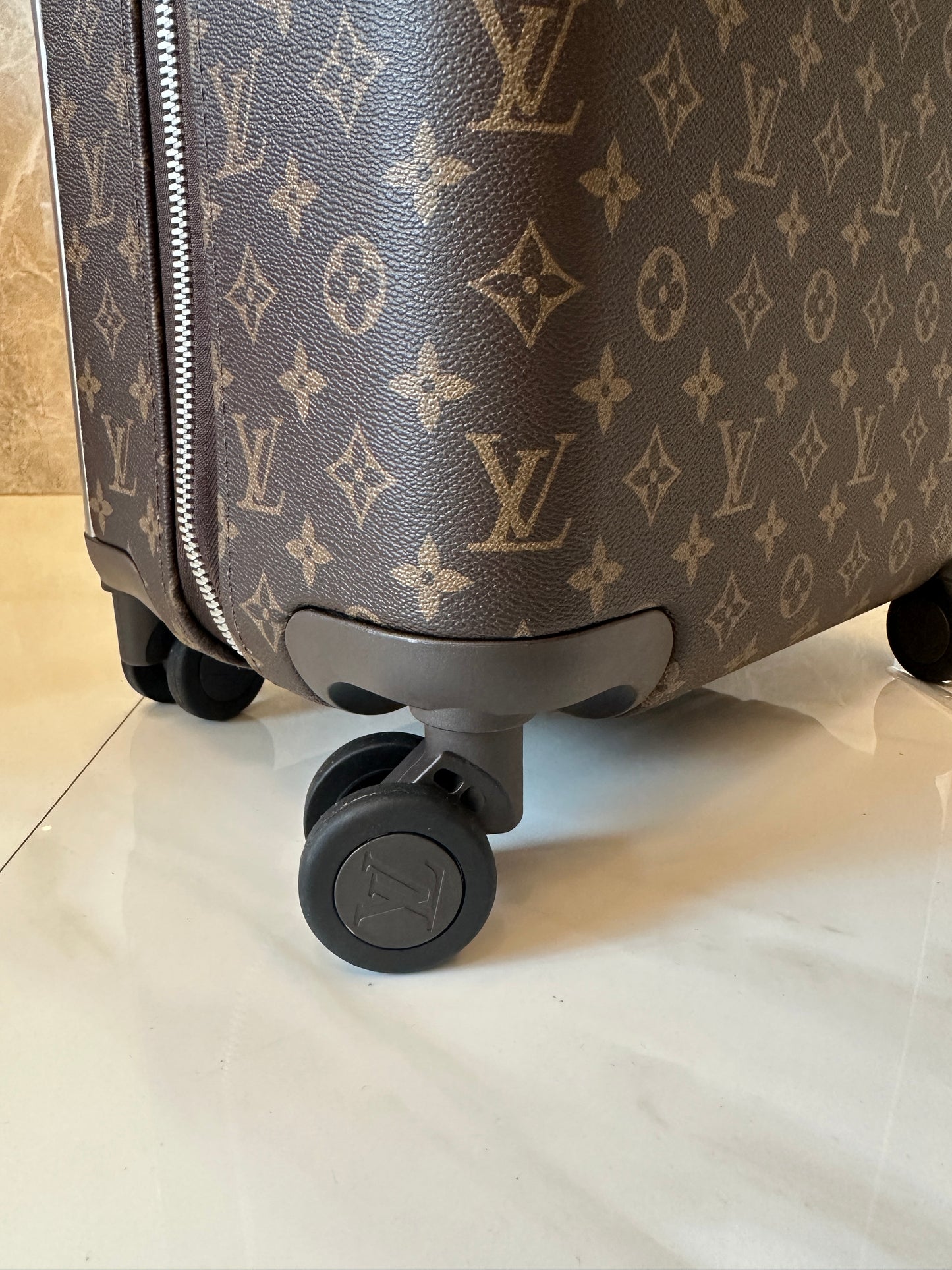 Mala Louis Vuitton Horizon Soft Monogram Canvas