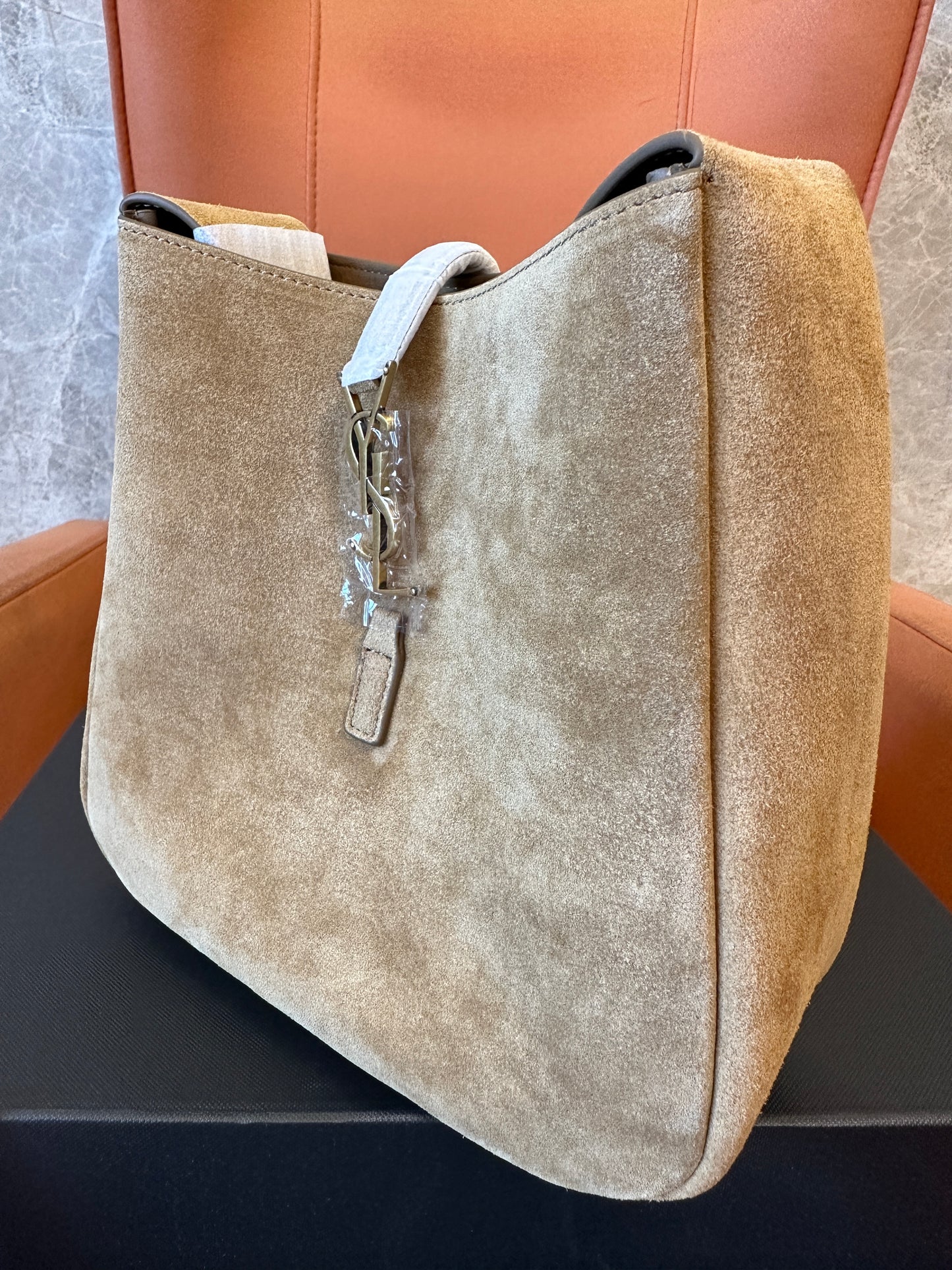 Saint Laurent Le 5 À 7 Small Suede Hobo Bag-Tan