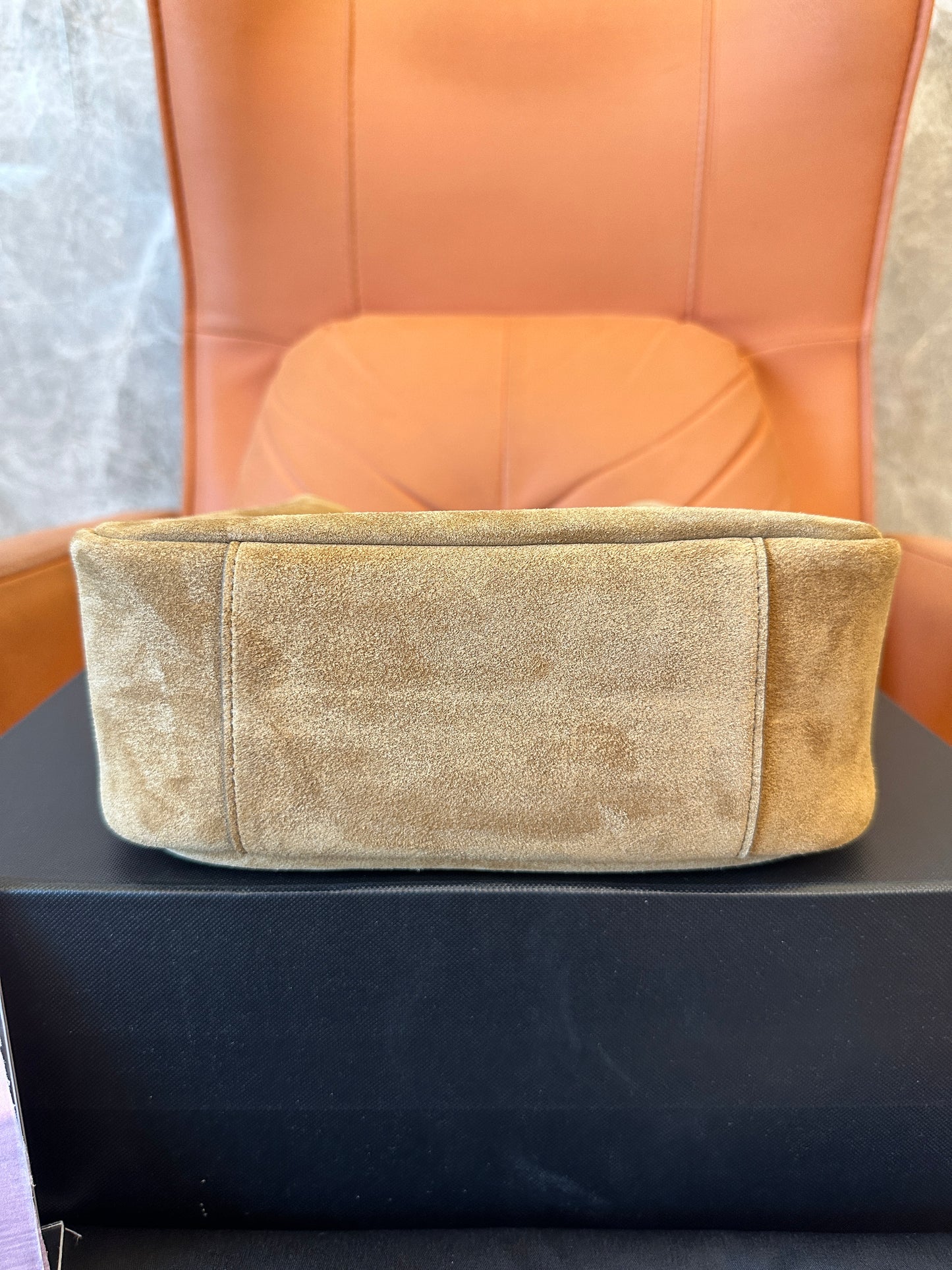 Saint Laurent Le 5 À 7 Small Suede Hobo Bag-Tan