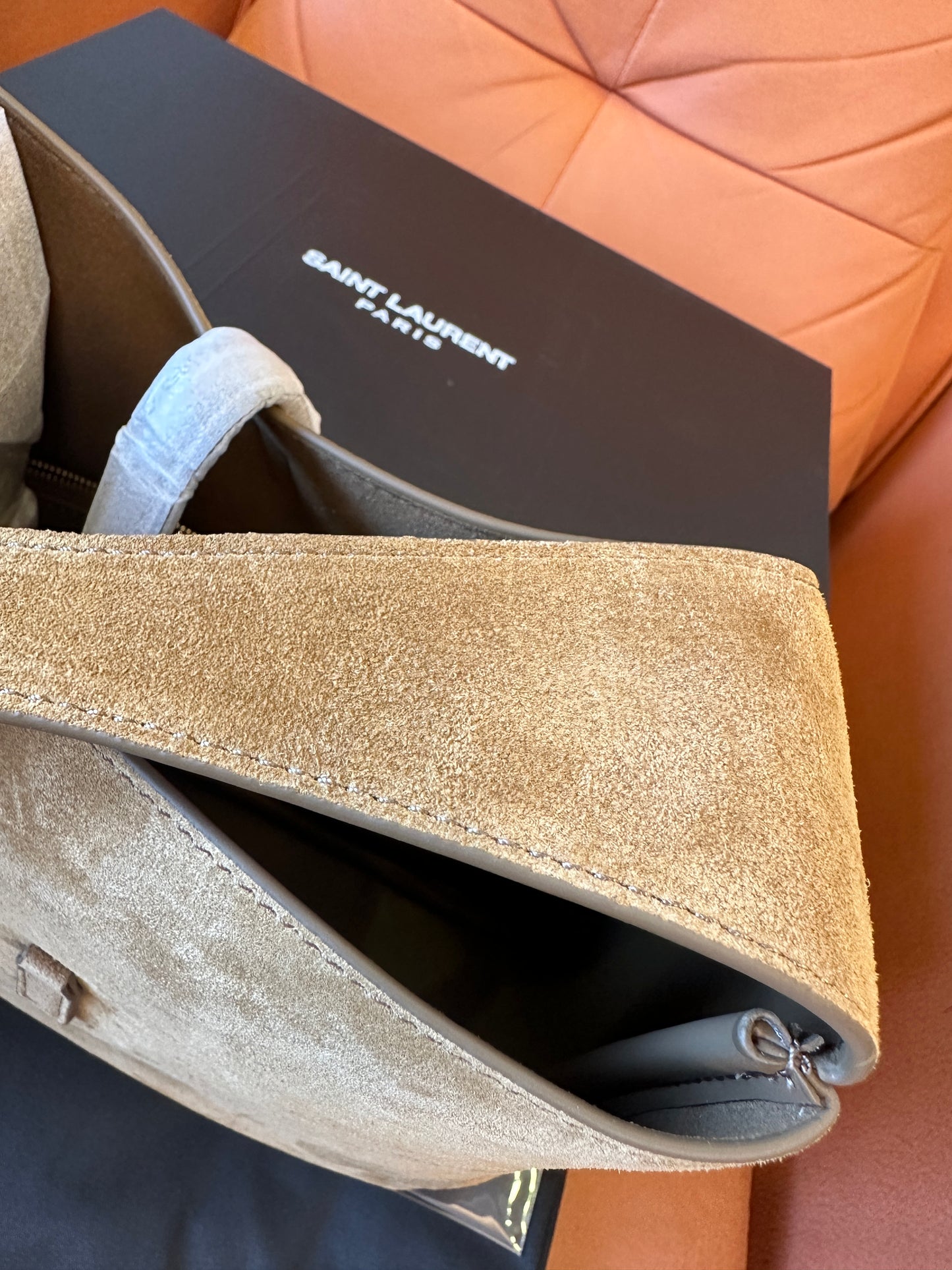 Saint Laurent Le 5 À 7 Small Suede Hobo Bag-Tan