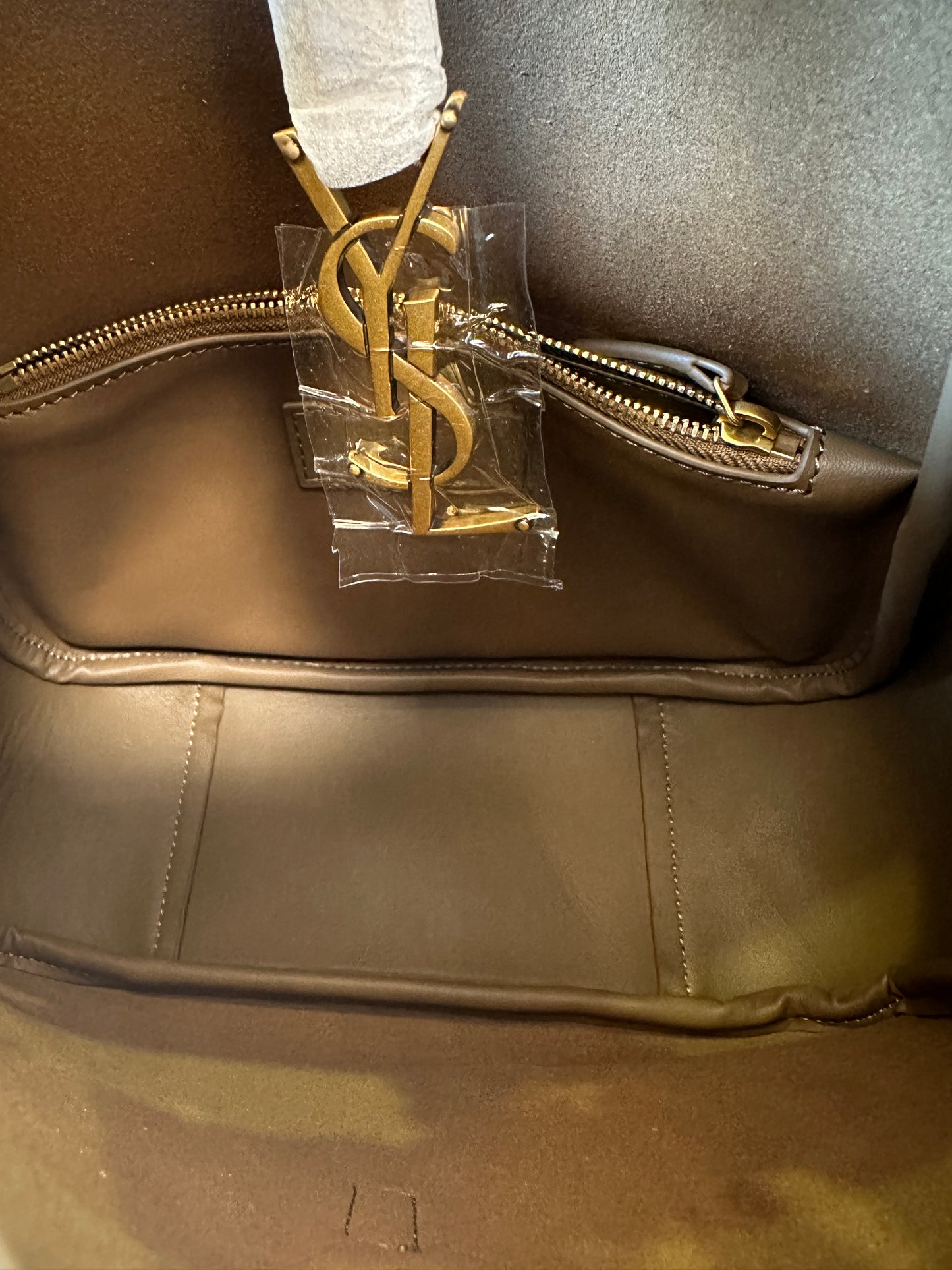 Saint Laurent Le 5 À 7 Small Suede Hobo Bag-Tan