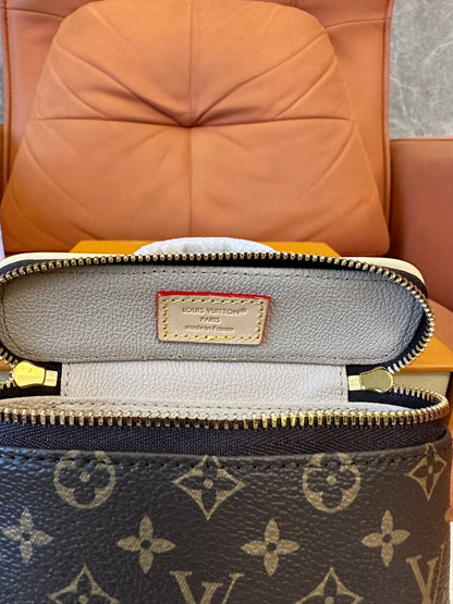 Louis Vuitton Monogram Mini Vanity Bag Small Top Handle Cosmetic Case