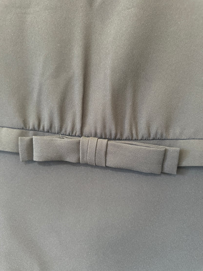Vestido Mini Prada Preto de Manga Curta com Detalhe de Laço e Placa com Logótipo