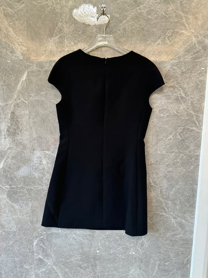 Vestido Mini Prada Preto de Manga Curta com Detalhe de Laço e Placa com Logótipo