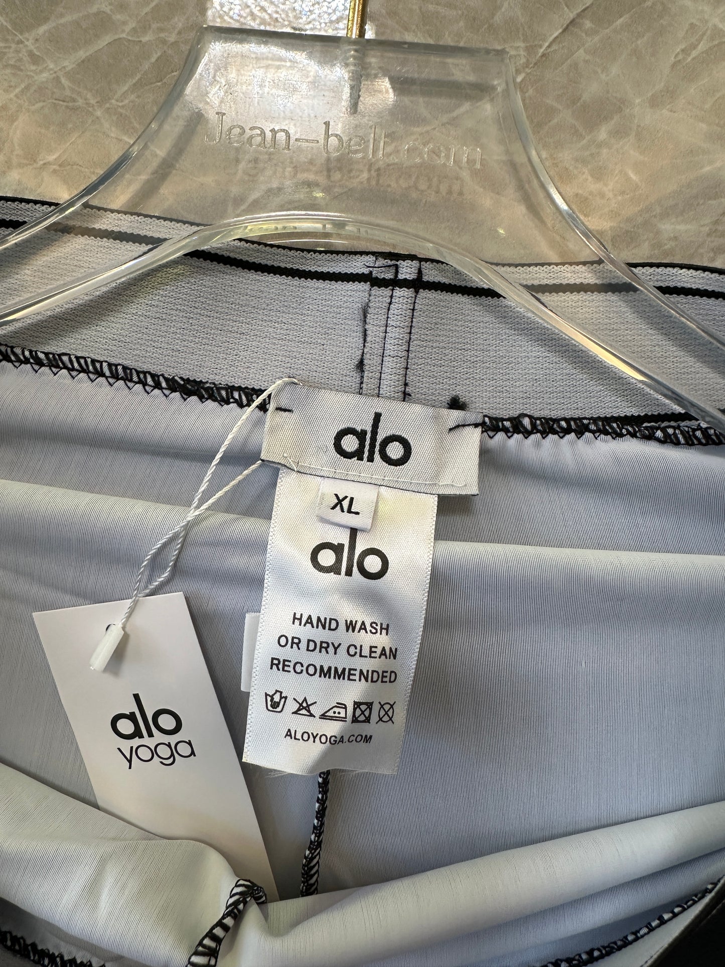 Alo yoga Black Sports Bra & High-Waist Legging Set with White Piping