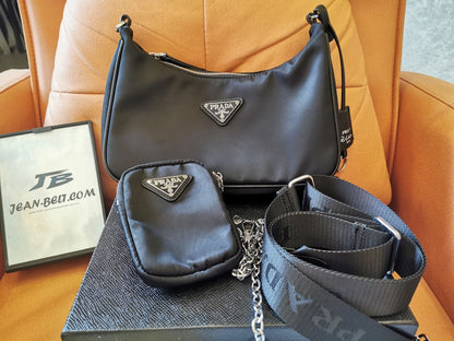 Bolsa de ombro Prada Nylon Re-Edition 2005 preta