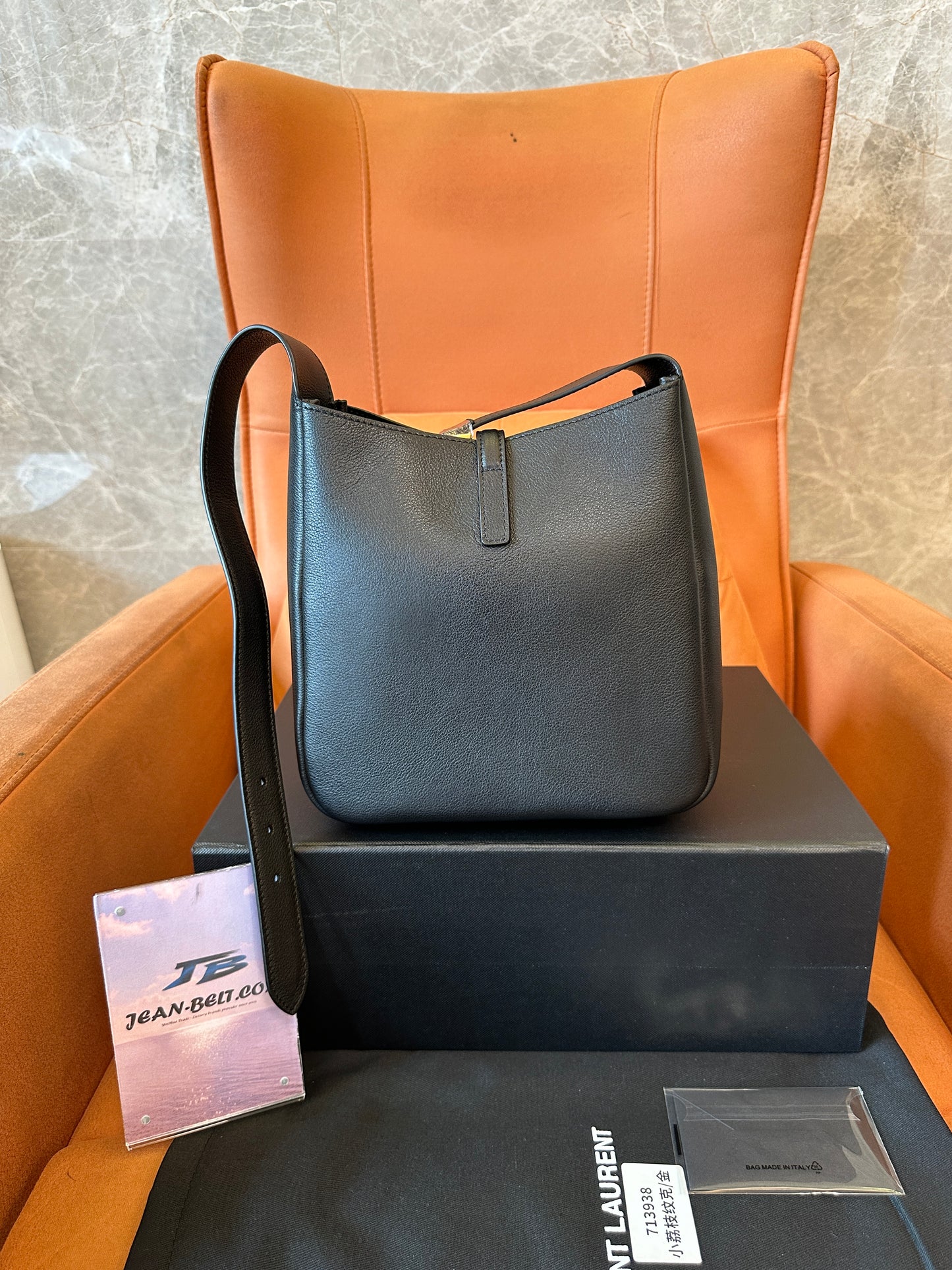 Mala Hobo Le 5 à 7 Supple Saint Laurent em Pele de Grão Preta