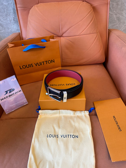 Cinto Reversível Louis Vuitton com Fivela Prateada