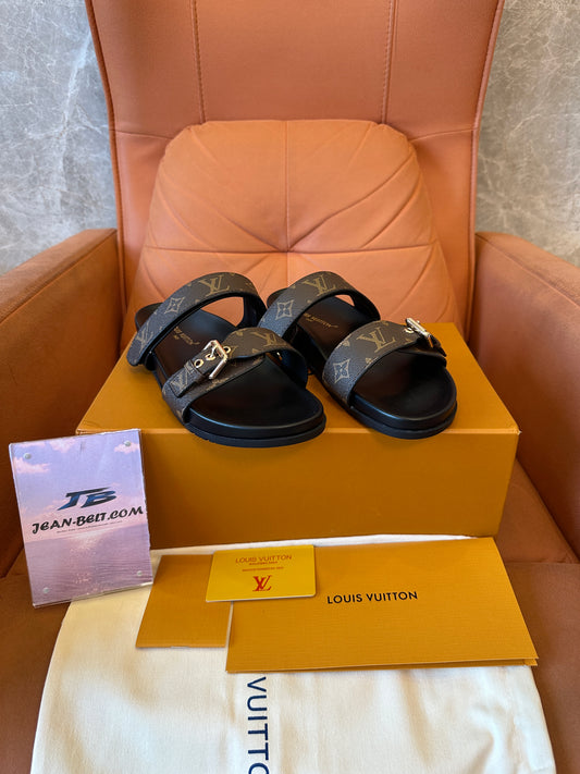 Sandálias de Couro Louis Vuitton – Tiras Duplas com Fivela