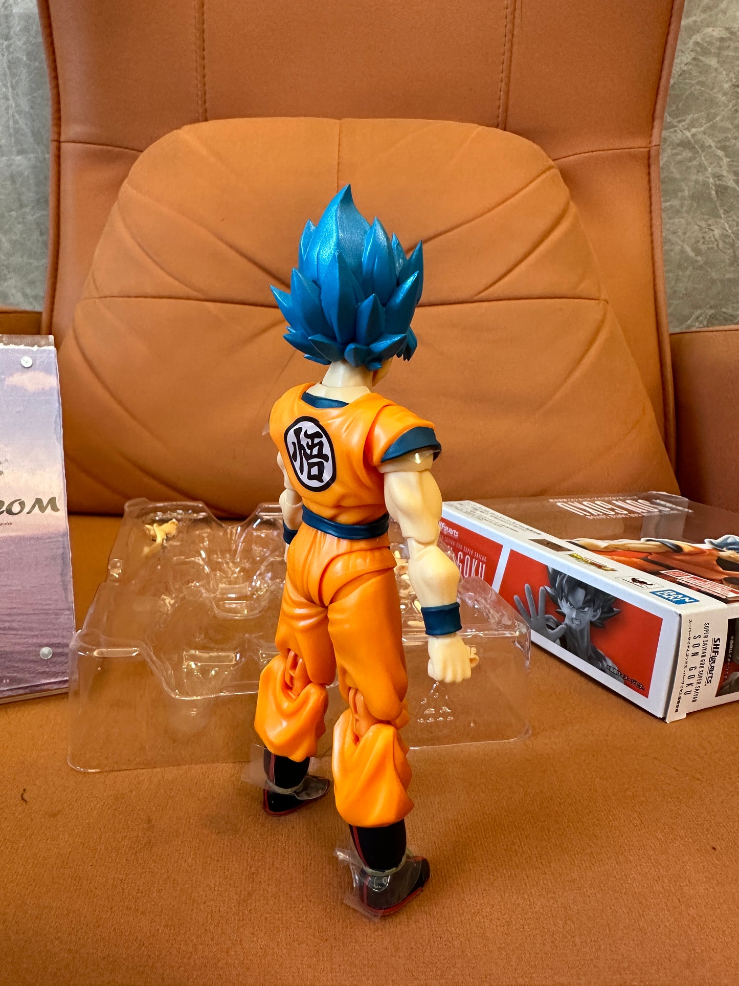 S.H.Figuarts Dragon Ball Super Son Goku Super Saiyan God Figure