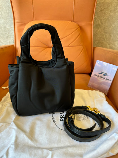 Mala Mini Prada em Nylon Preto com Laço