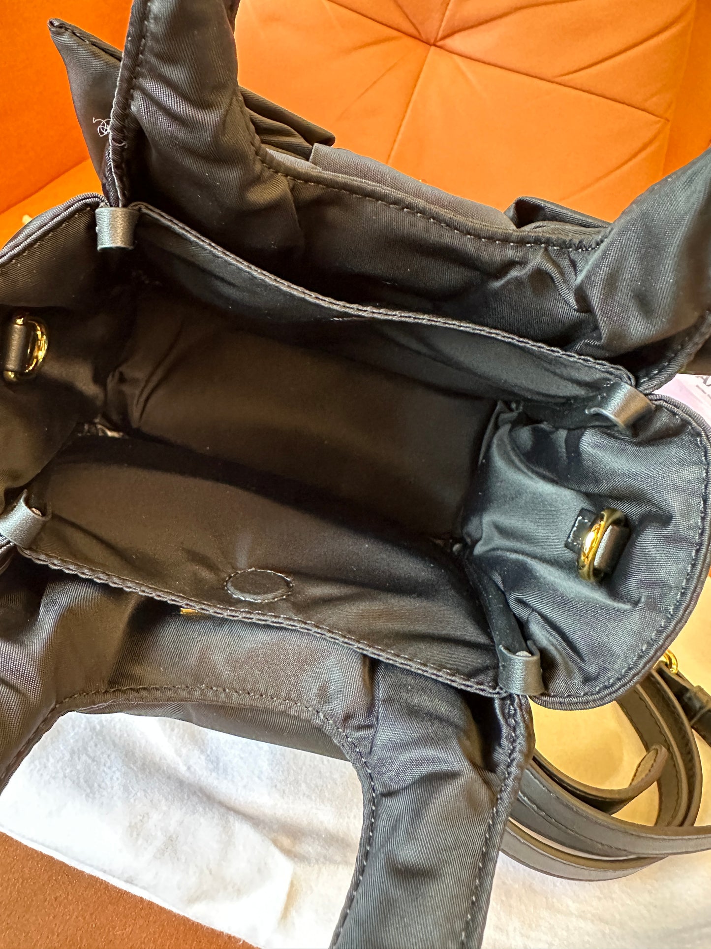 Mala Mini Prada em Nylon Preto com Laço