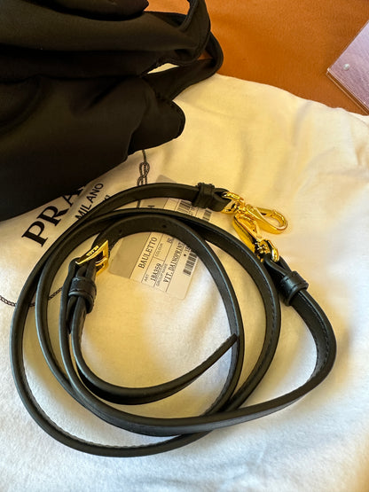 Mala Mini Prada em Nylon Preto com Laço