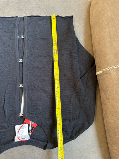 Cardigan Chanel em malha texturizada preta com botões logótipo CC