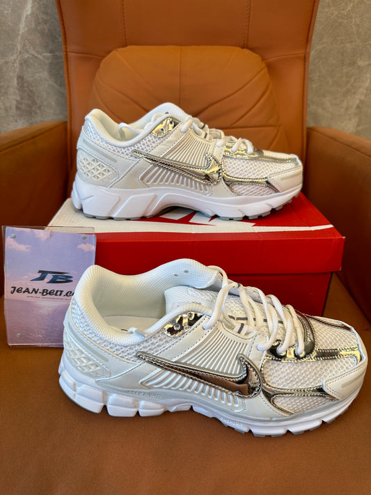 Nike Zoom Vomero 5 SP metallic silver sneakers