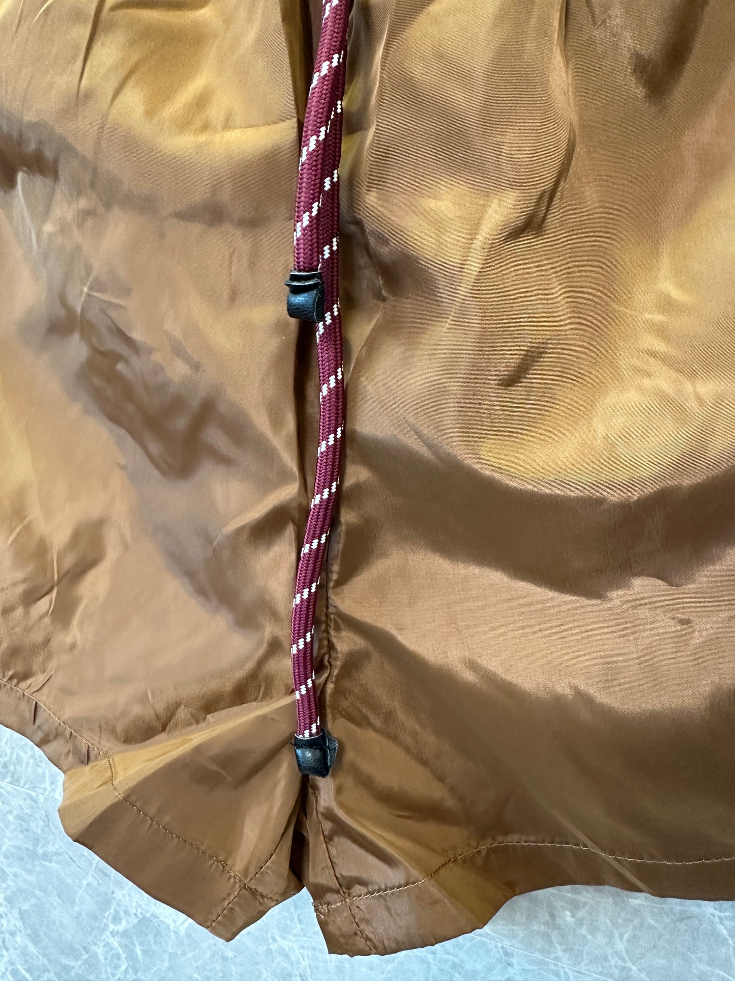 Calções Miu Miu castanhos de nylon com cordão