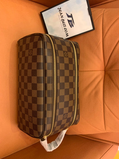 Bolsa de toalete Louis Vuitton kit dopp