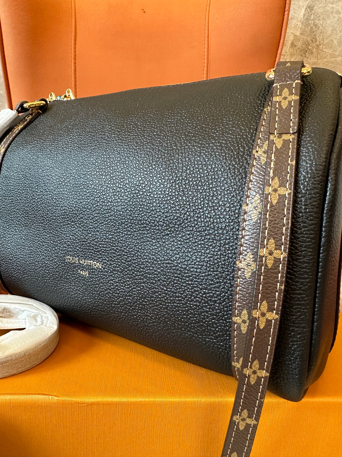 Louis Vuitton Speedy Bandoulière Black Leather Bag