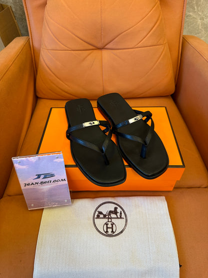 Hermès Black Leather Thong Sandals