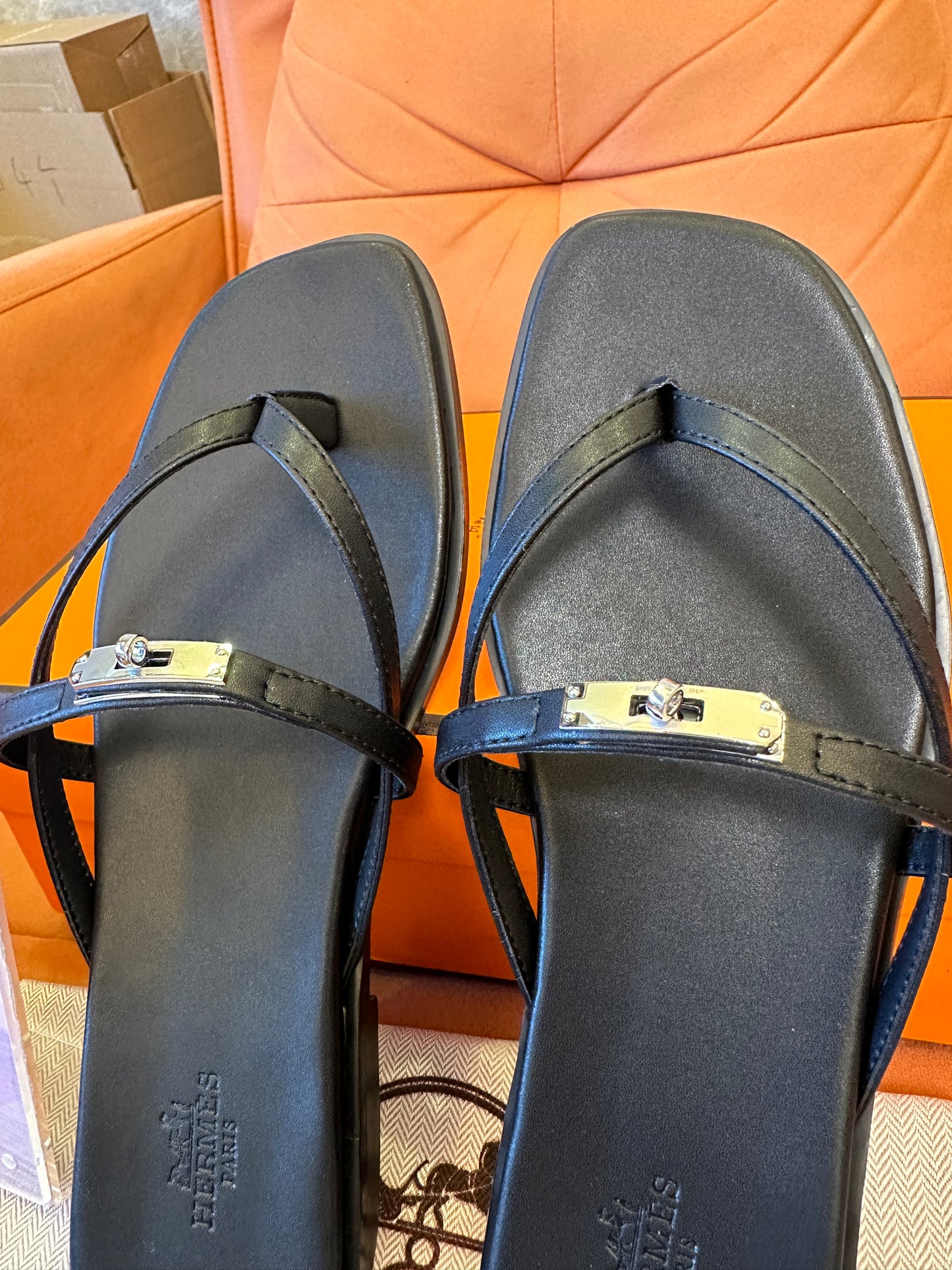 Hermès Black Leather Thong Sandals
