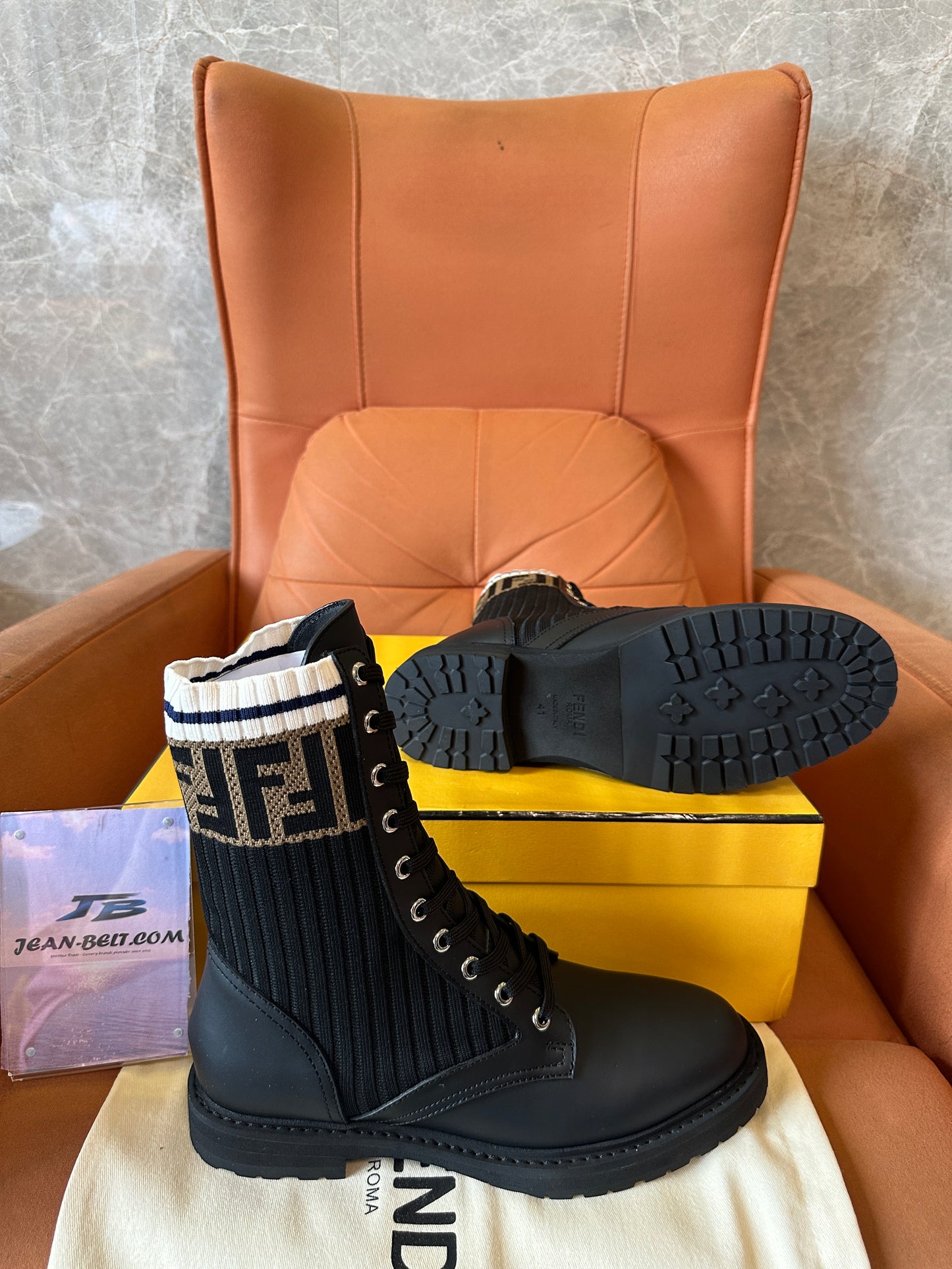 Botas Militares Fendi em Pele Preta e Malha com Logótipo