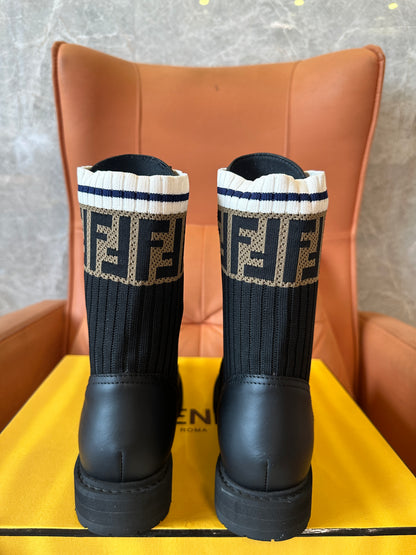 Botas Militares Fendi em Pele Preta e Malha com Logótipo