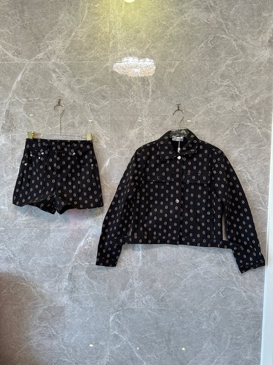 Conjunto de Casaco Estampado e Calções de Cintura Alta Hermès