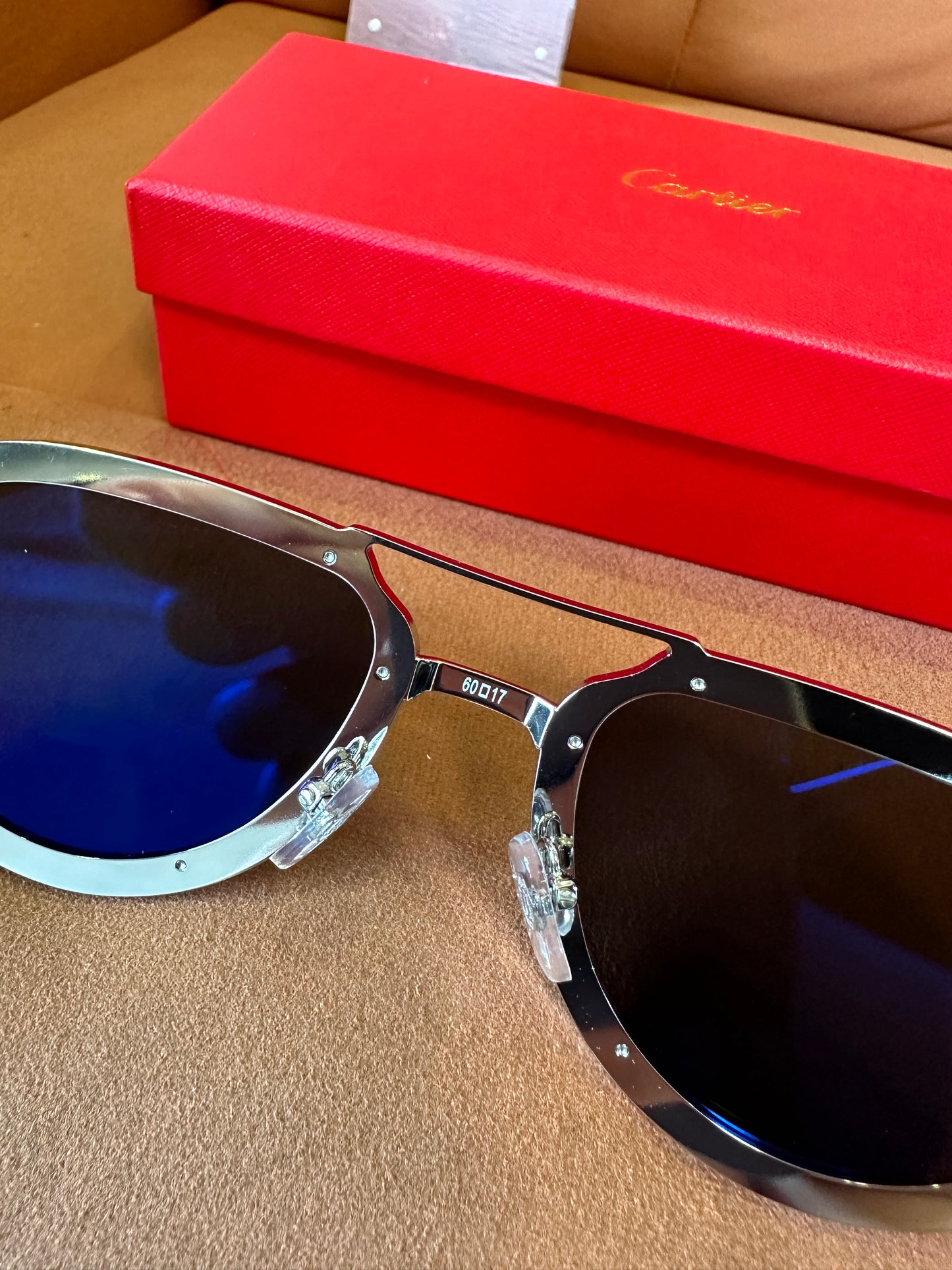 Óculos de Sol Cartier de Aviador Metálicos com Aros Completos