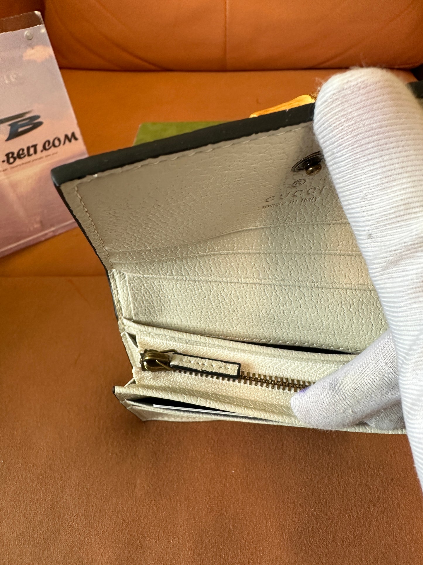 Gucci White Leather Bamboo-Style Clasp Card Holder