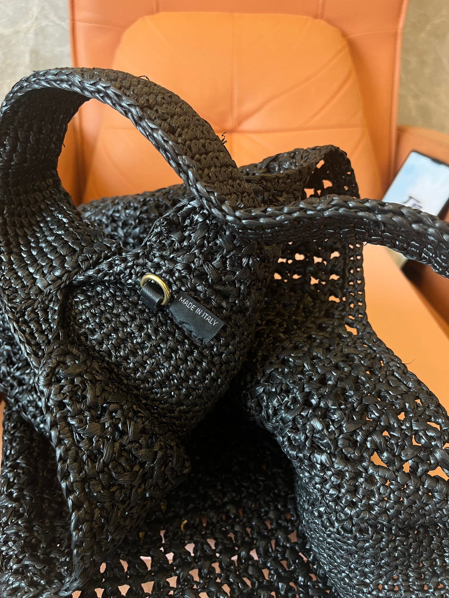 Bolso hobo de crochet negro para mujer de Miu Miu